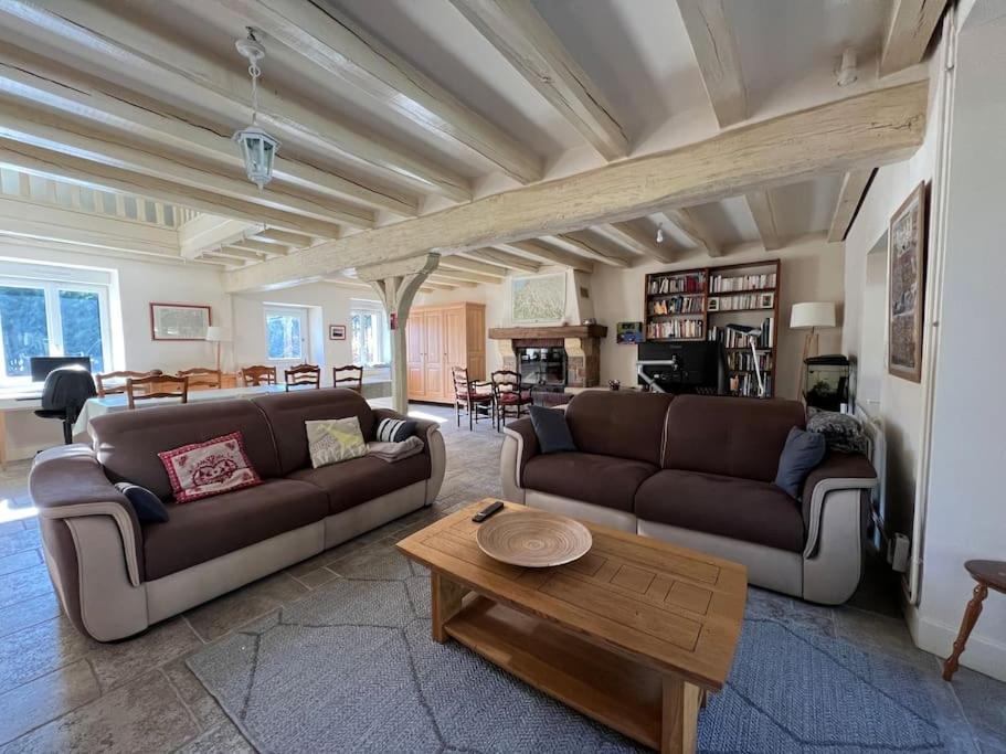 Le Cabaret Paisible Avec Piscine Villa Montierchaume Buitenkant foto